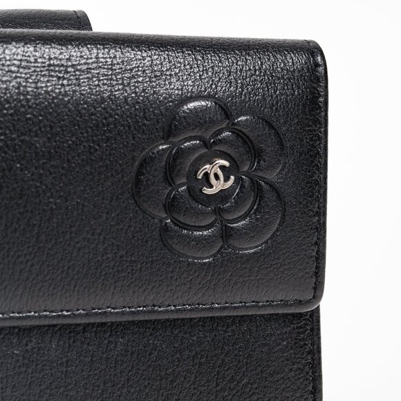Chanel Camellia Black Leather Compact Wallet - Picture 5 of 12